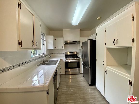 3rd image of 1868 10th St APT 6