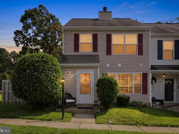 208 Heritage Commons Dr, Fredericksburg, VA 22405