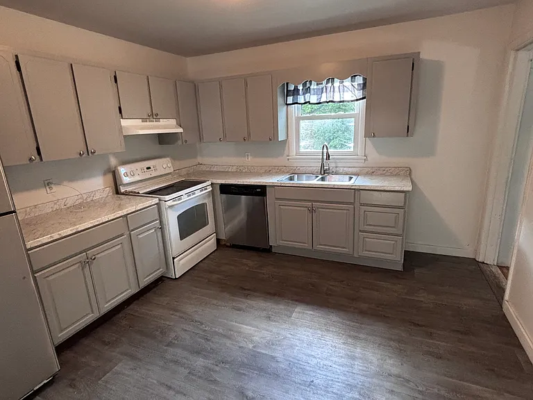 5103 Jarrett Rd — Photo 8