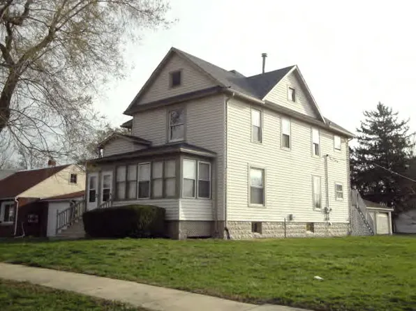 726 S 3rd St, Hoopeston, IL 60942