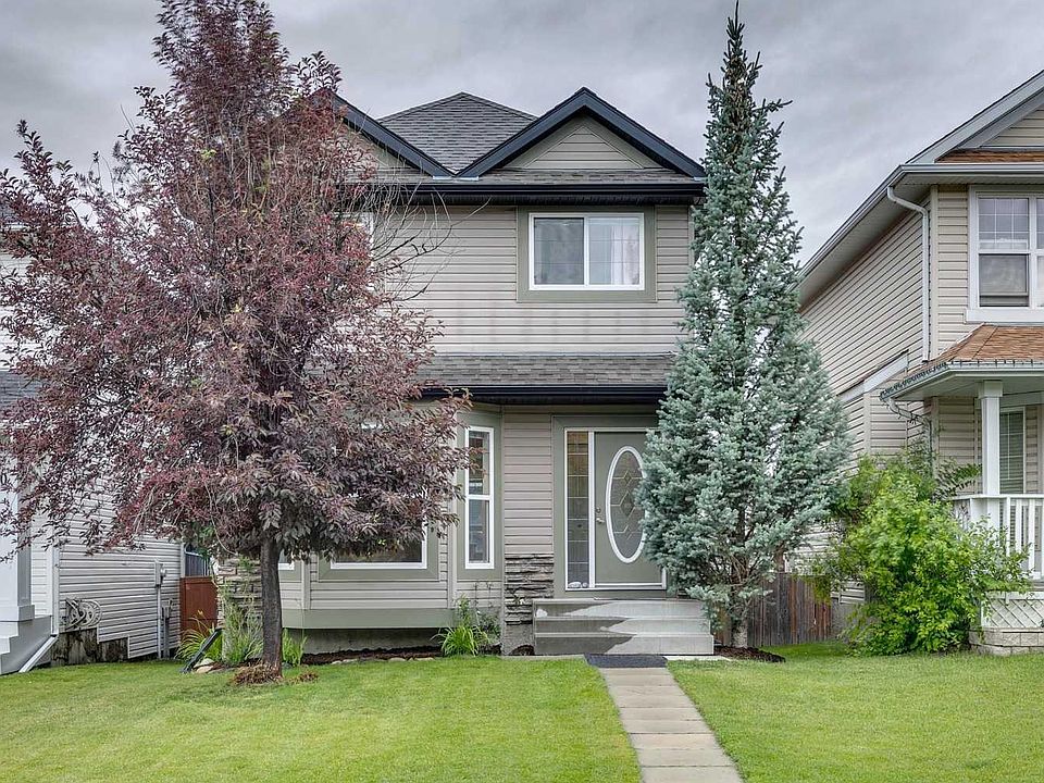 1st image of 88 Crystal Shores Cres