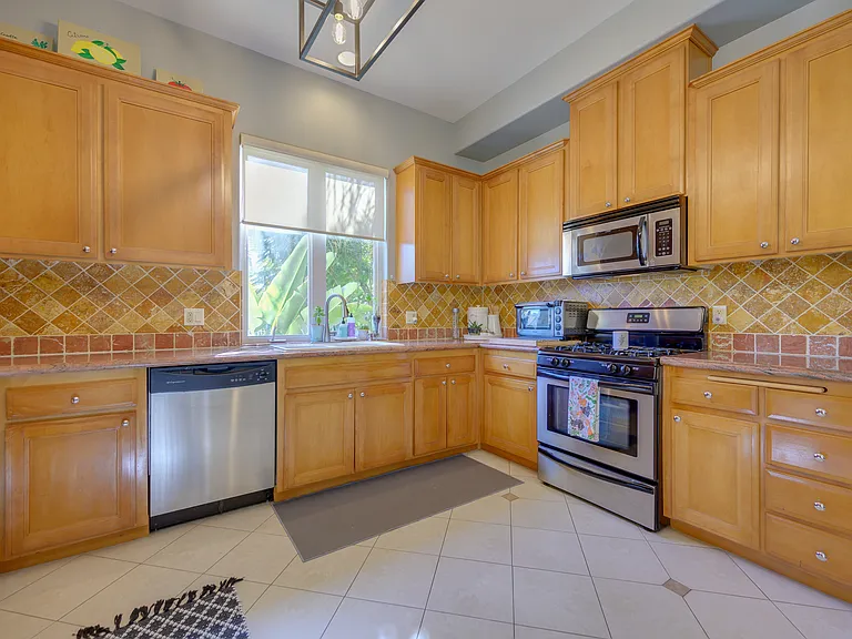 14535 Margate St #1 — Photo 8