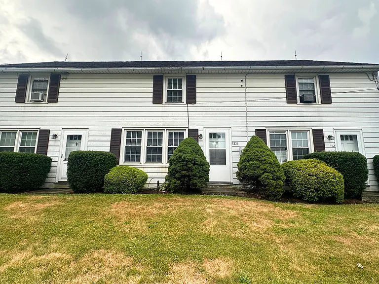 1331 Lititz Rd — Photo 1