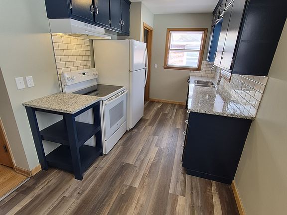 4th image of 2210 S 51st St