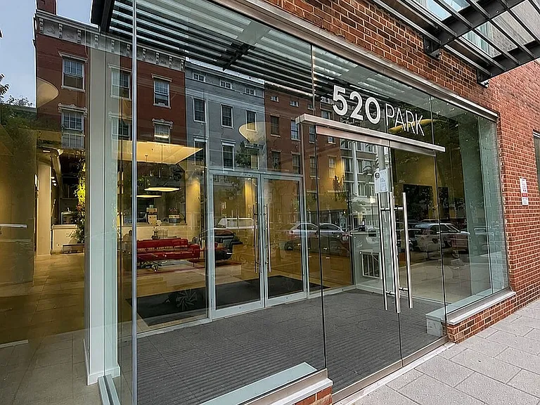 520 Park Avenue — Photo 12
