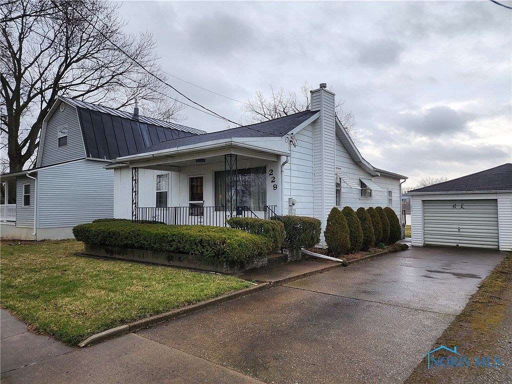 229 E Front St, Napoleon, OH 43545 Zillow