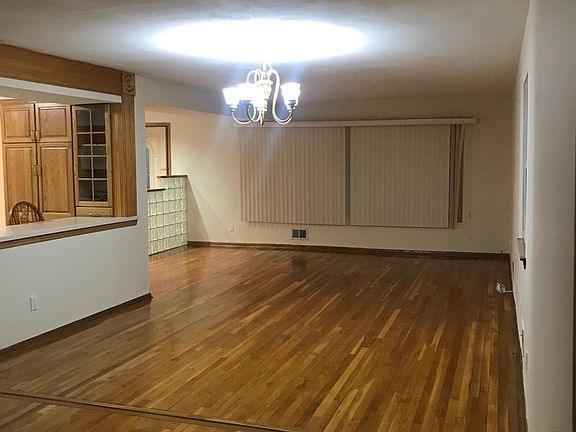 2nd image of 432 Jefferson Ave APT 1