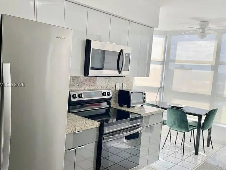 3500 Mystic Pointe Dr #3103 — Photo 2