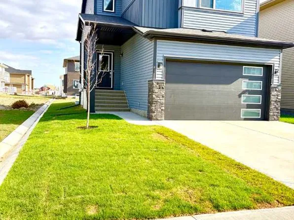 532 S Clearwater Heath, Chestermere, AB T1X 3A5