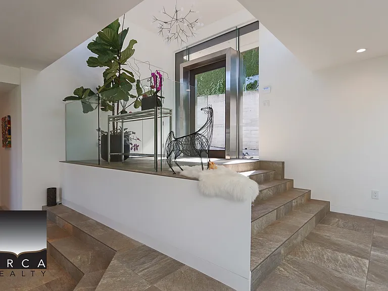 6173 Nelson Ave — Photo 4