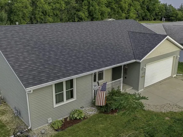 126 Deanna Drive, Evansville, WI 53536