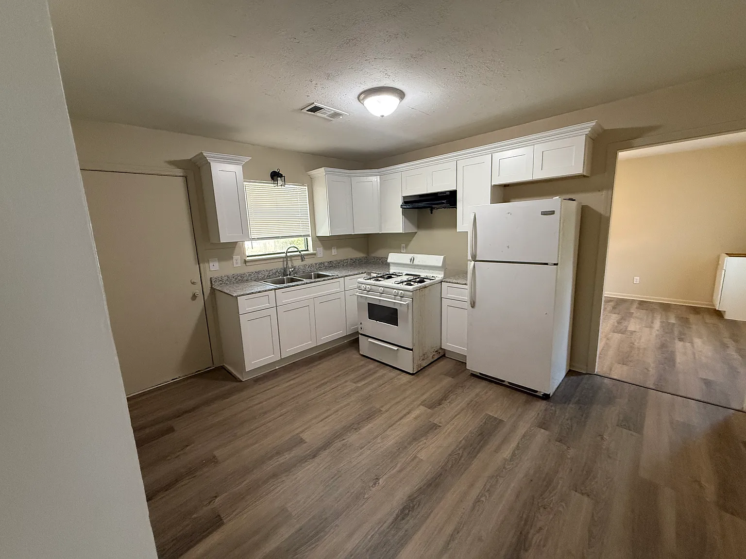 115 Pulaski Dr — Photo 4