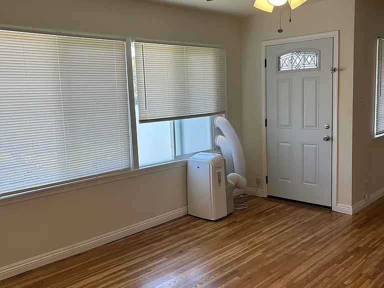 3445 Carmona Ave — Photo 11
