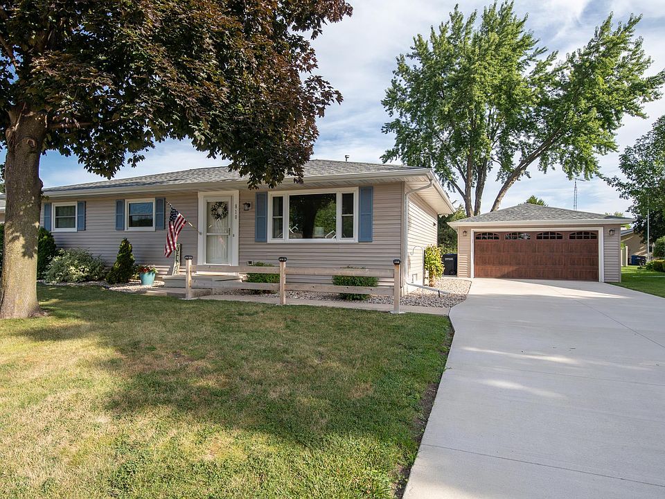 1st image of 810 Eckardt Ct