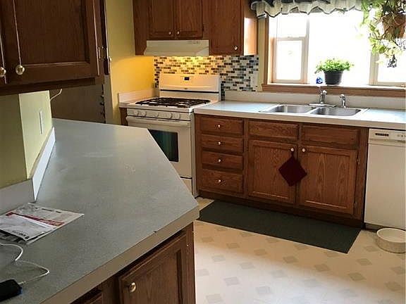 3rd image of 221 Township Road 1101
