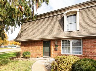 4316 Chateau De Ville Dr, Saint Louis, MO