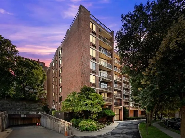 777 N Macquesten Parkway #101, Mount Vernon, NY 10552