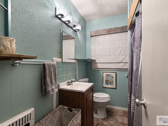 5th image of 1613 S F St