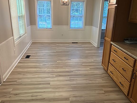 4th image of 130 Camden Dr