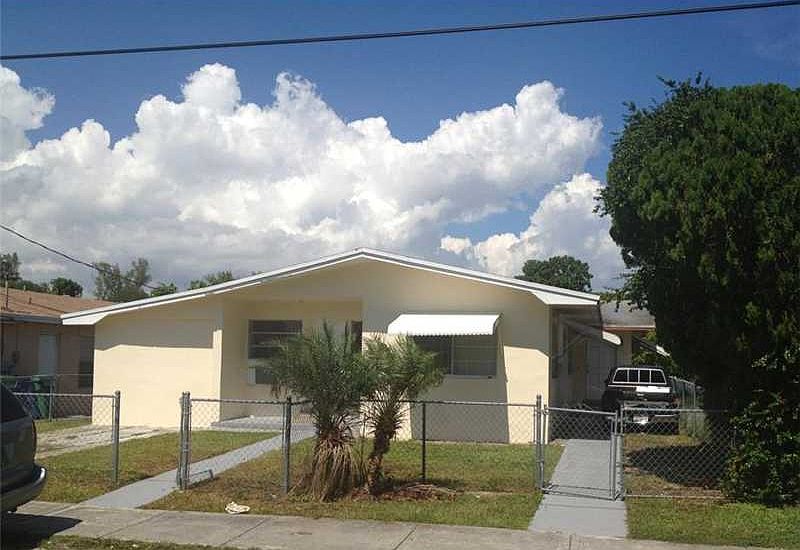 1st image of 1169 NE 111th St