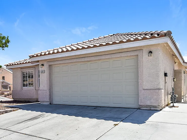 5232 Painted Pebble St — Photo 3