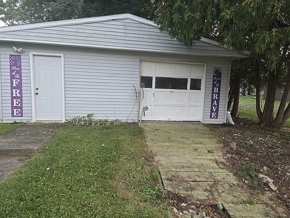 boathouse and kayak or snow mobile rack!