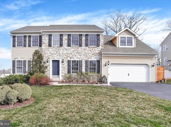 9 Coach Dr, Stevens, PA 17578