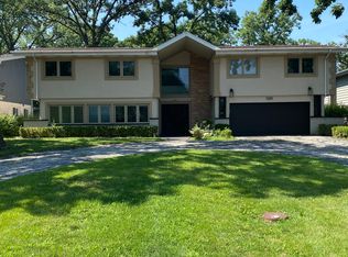 1229 Eaton Ct, Highland Park, IL 60035