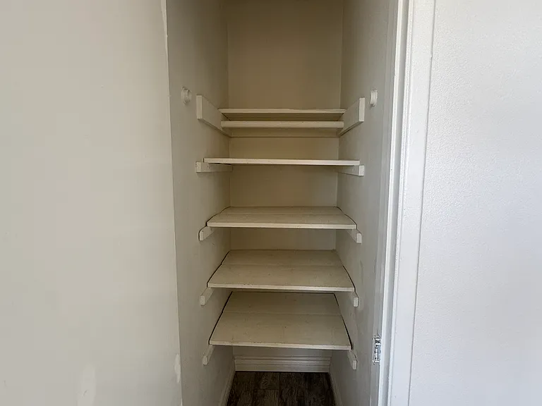 204 N Olive Ave #D — Photo 5
