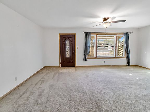 4th image of 612 E Hutchinson St