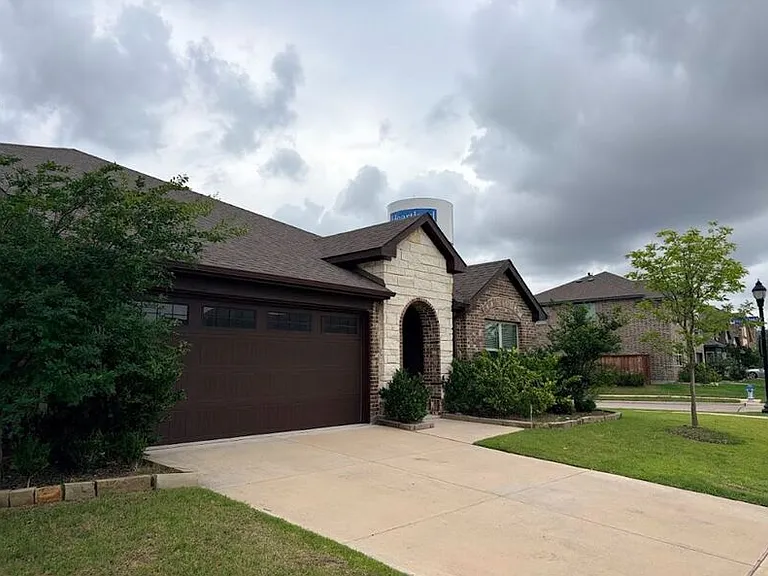 3811 Thomas Plains Dr — Photo 3