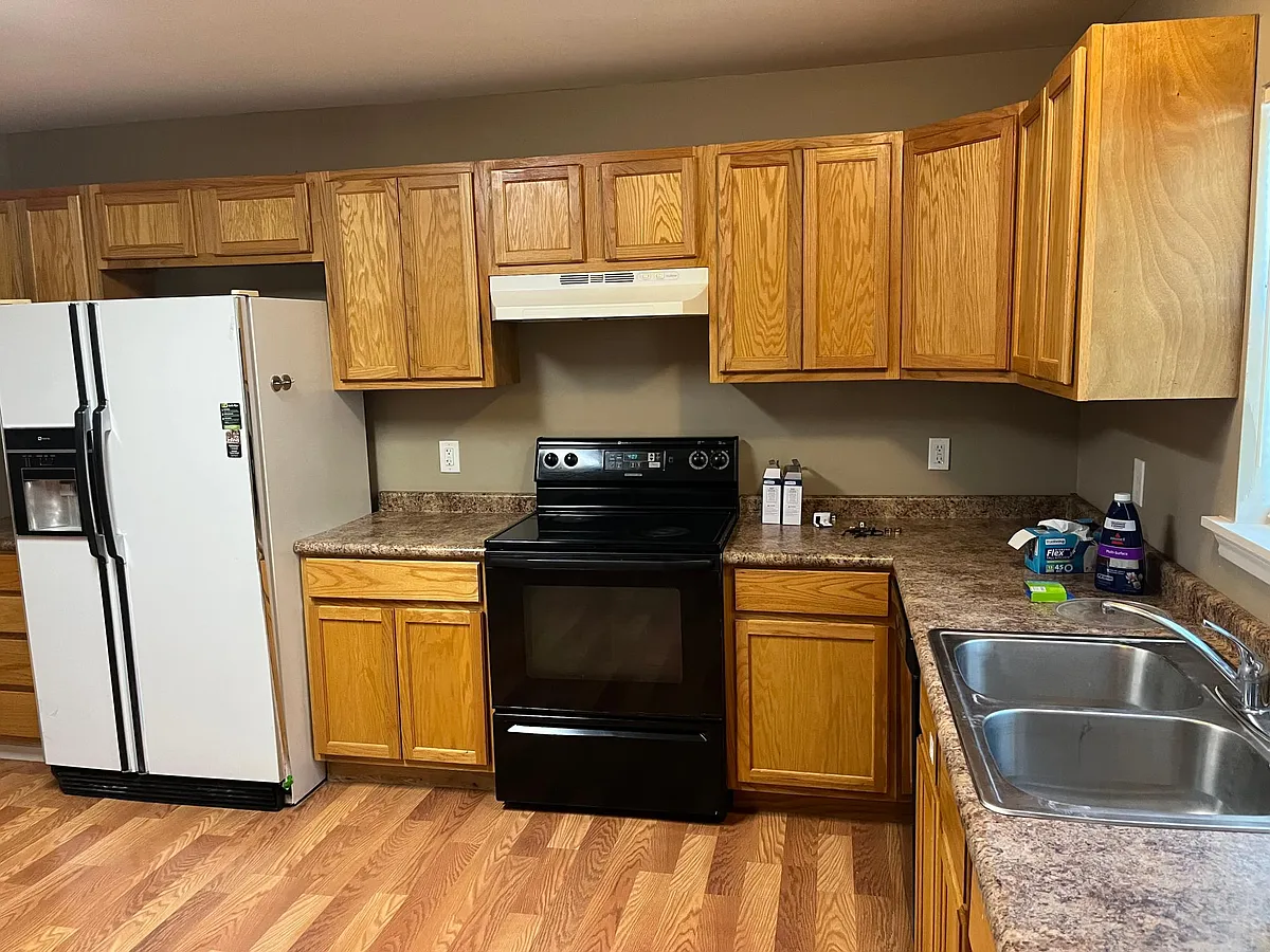 Kitchen - 1721 W University Ave
