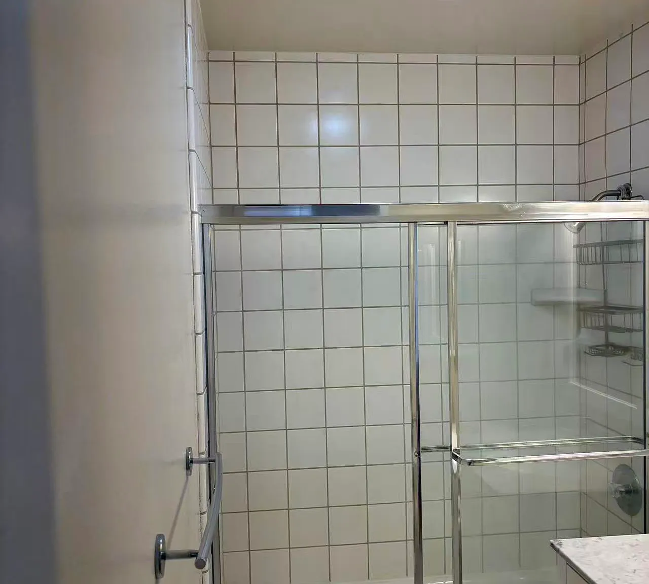 2 bed, 890 sqft, $2,325 — Photo 2