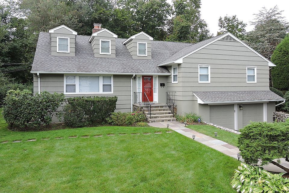 1st image of 14 Longview Dr