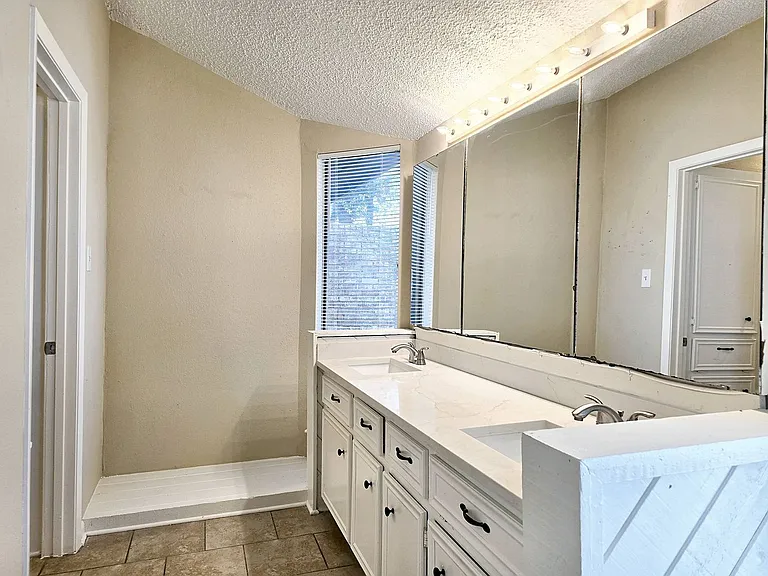16635 Neumann Dr — Photo 9