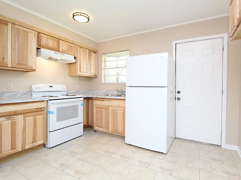 6620 Applegate St — Photo 5