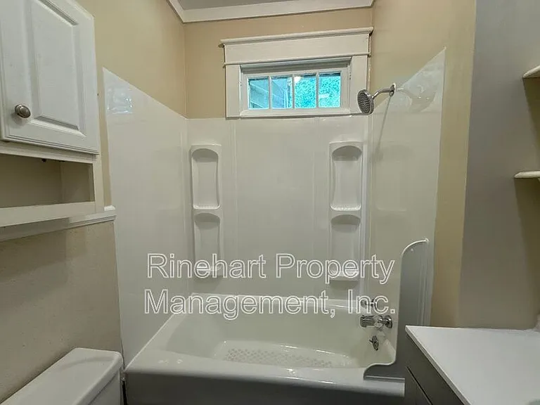 325 Walnut St — Photo 17