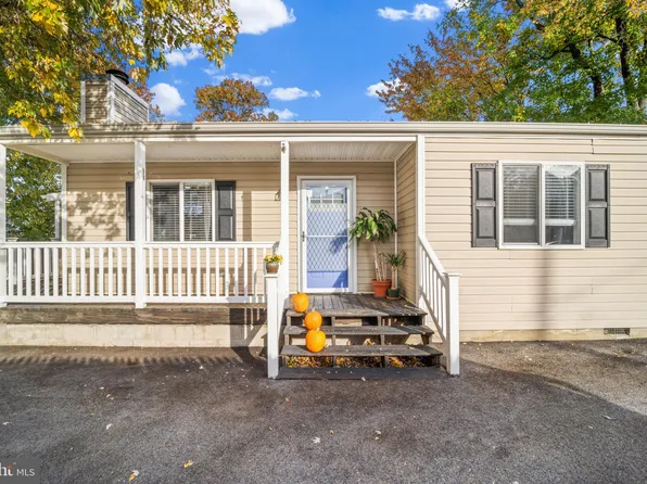 1172 Maple Ave, Shady Side, MD 20764
