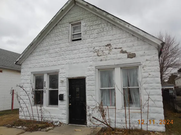 2610 Schrage Ave, Whiting, IN 46394