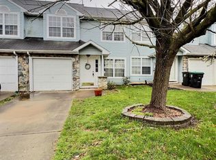 6 Park Side Dr, Sicklerville, NJ 08081