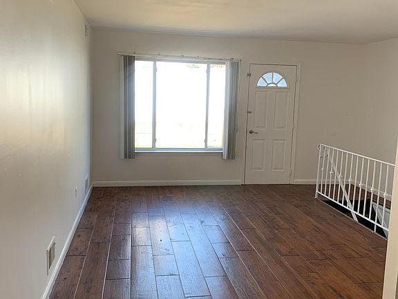 5th image of 265 Seguine Ave