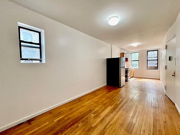 4th image of 322 Jefferson St APT 1L