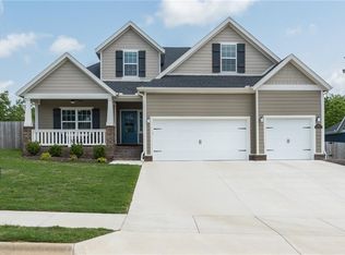 806 Charing Cross, Cave Springs, AR 72718