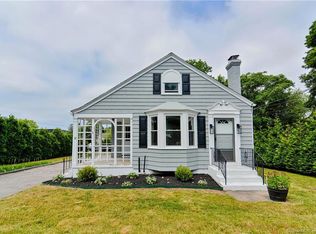 12 Tremont St, Waterford, CT 06385