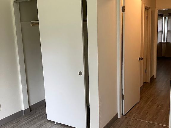5th image of 1581 Cloverlawn Dr #1581