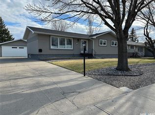 606 Staveley Cres, Weyburn, SK S4H2T6