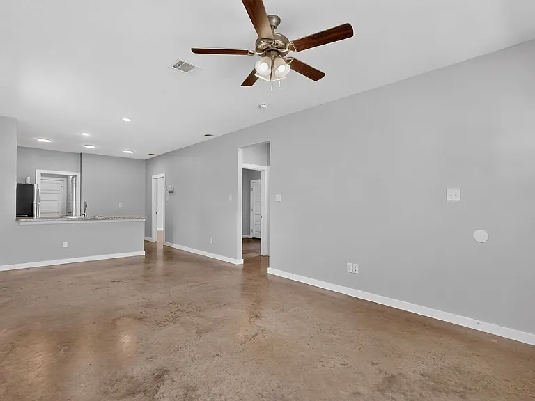 213 S Baugh St — Photo 6