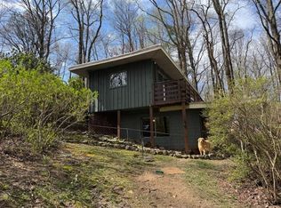 460 Groundhog Hills Rd, Hillsville, VA 24343