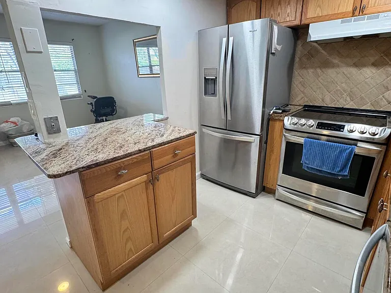 1036 Harwood #1036-D — Photo 7