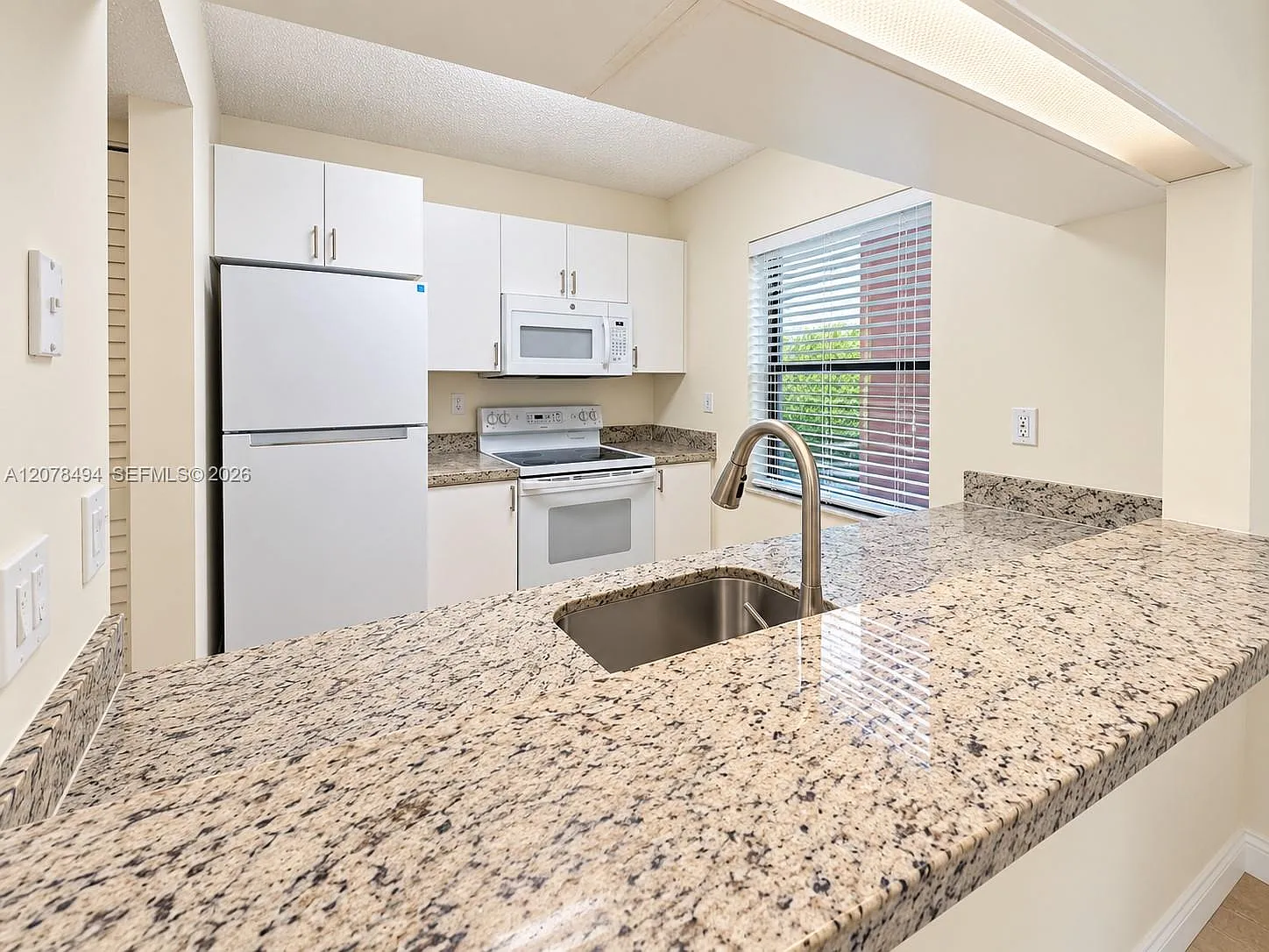 Miramar Club #3 Condo — Photo 2